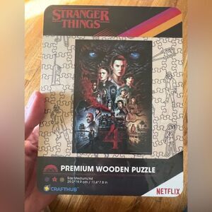 Netflix Stranger Things Premium Wooden Puzzle - THE FIGHT FOR HAWKINS S4
